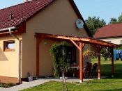 Pergola ke zdi domu