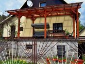 Pergola ke zdi domu