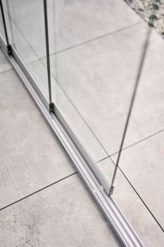 Posuvná stěna z čirého tvrzeného 10 mm skla pro stranu 300 cm, tmavě šedá metalíza - Biohort
