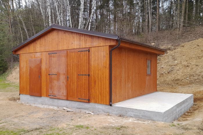 Dřevěná garáž 600x600 atyp